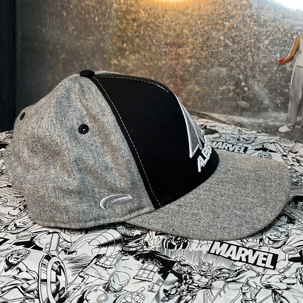 Alberta Hockey hat - Picture 2 of 4